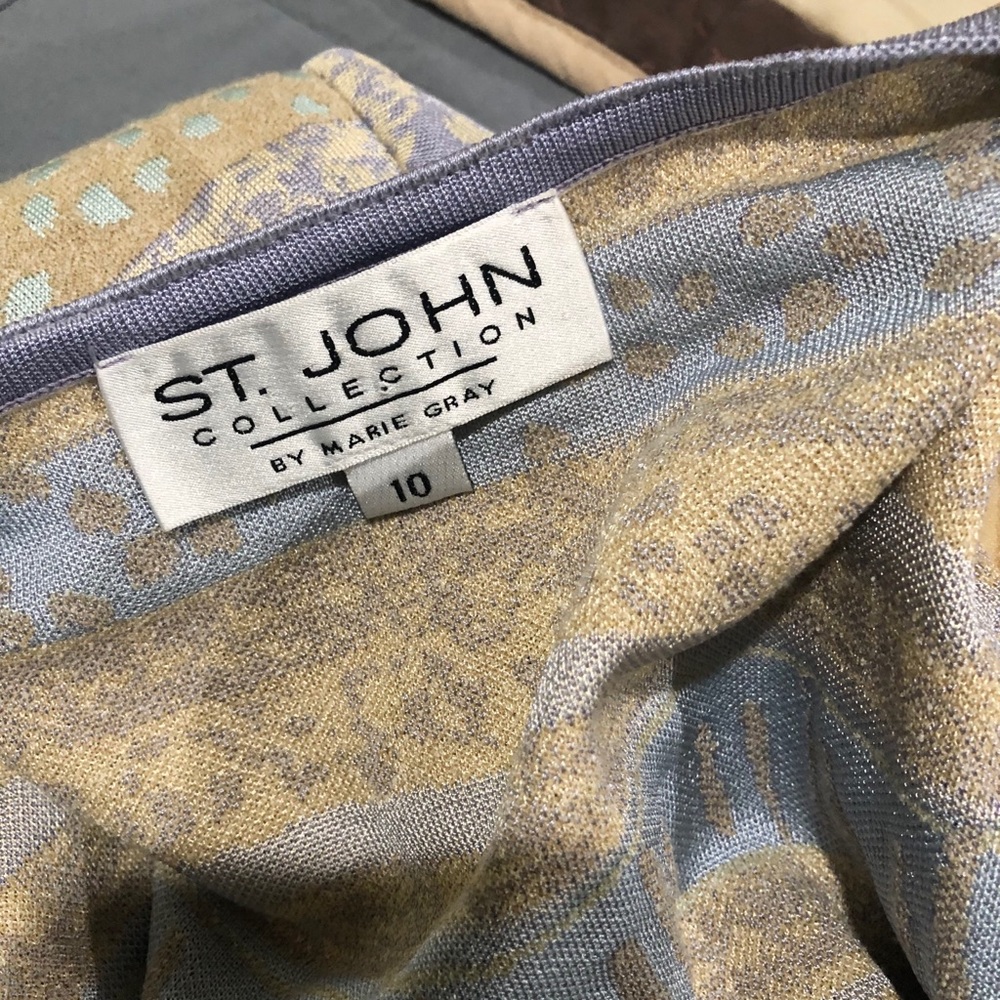 St. John Sweater - Picture 2 of 3